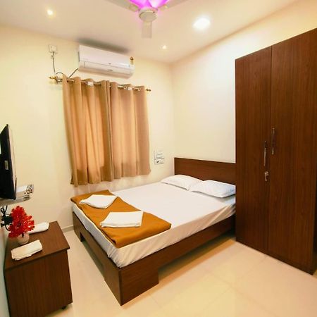 Hotel Ashokraj Kolhapur Esterno foto