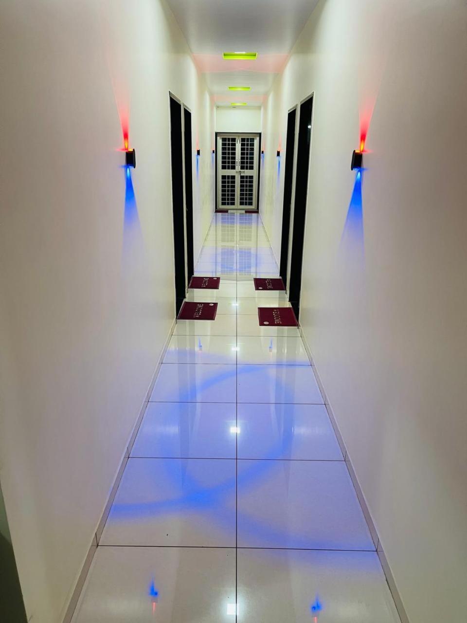 Hotel Ashokraj Kolhapur Esterno foto