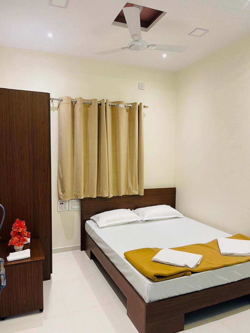 Hotel Ashokraj Kolhapur Esterno foto